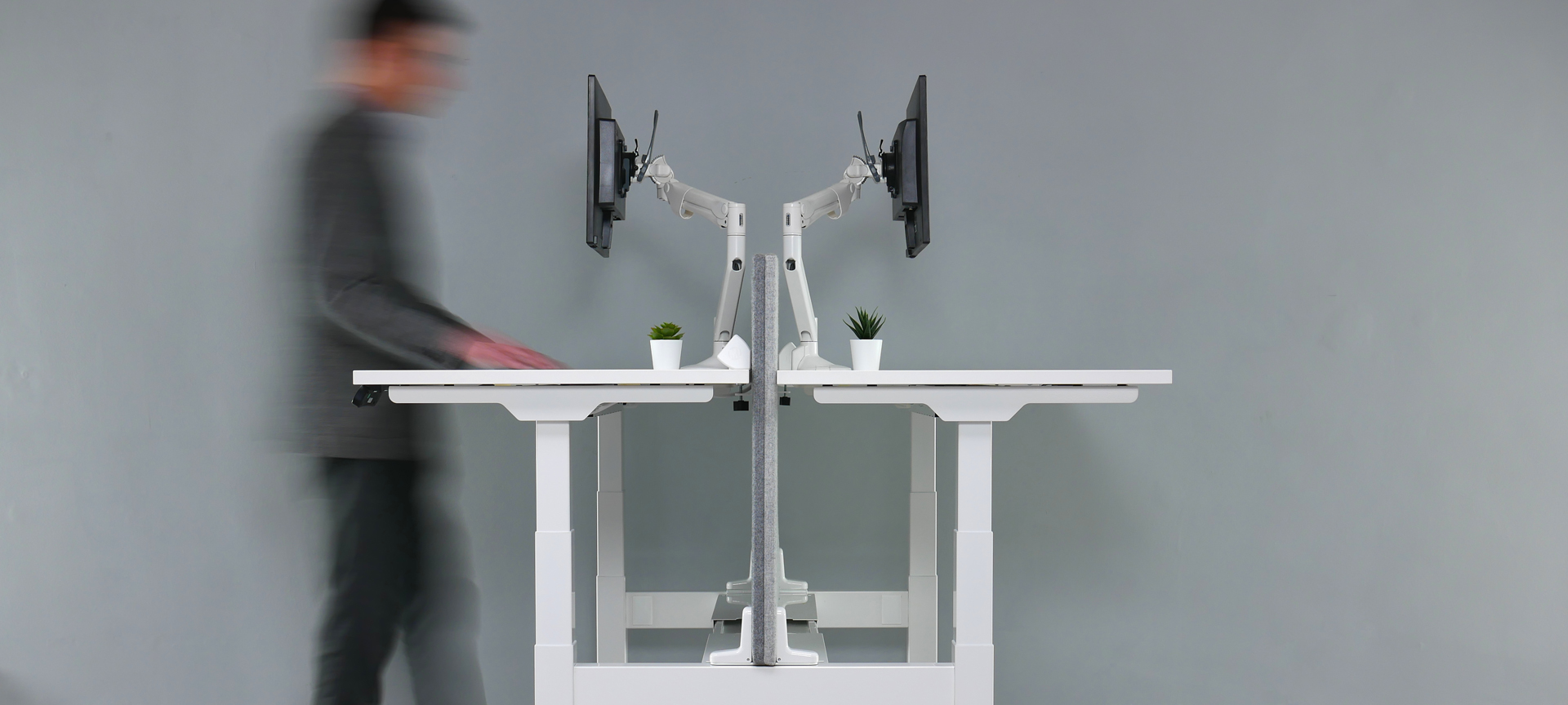 Formetiq Alto sit-stand height adjustable desk
