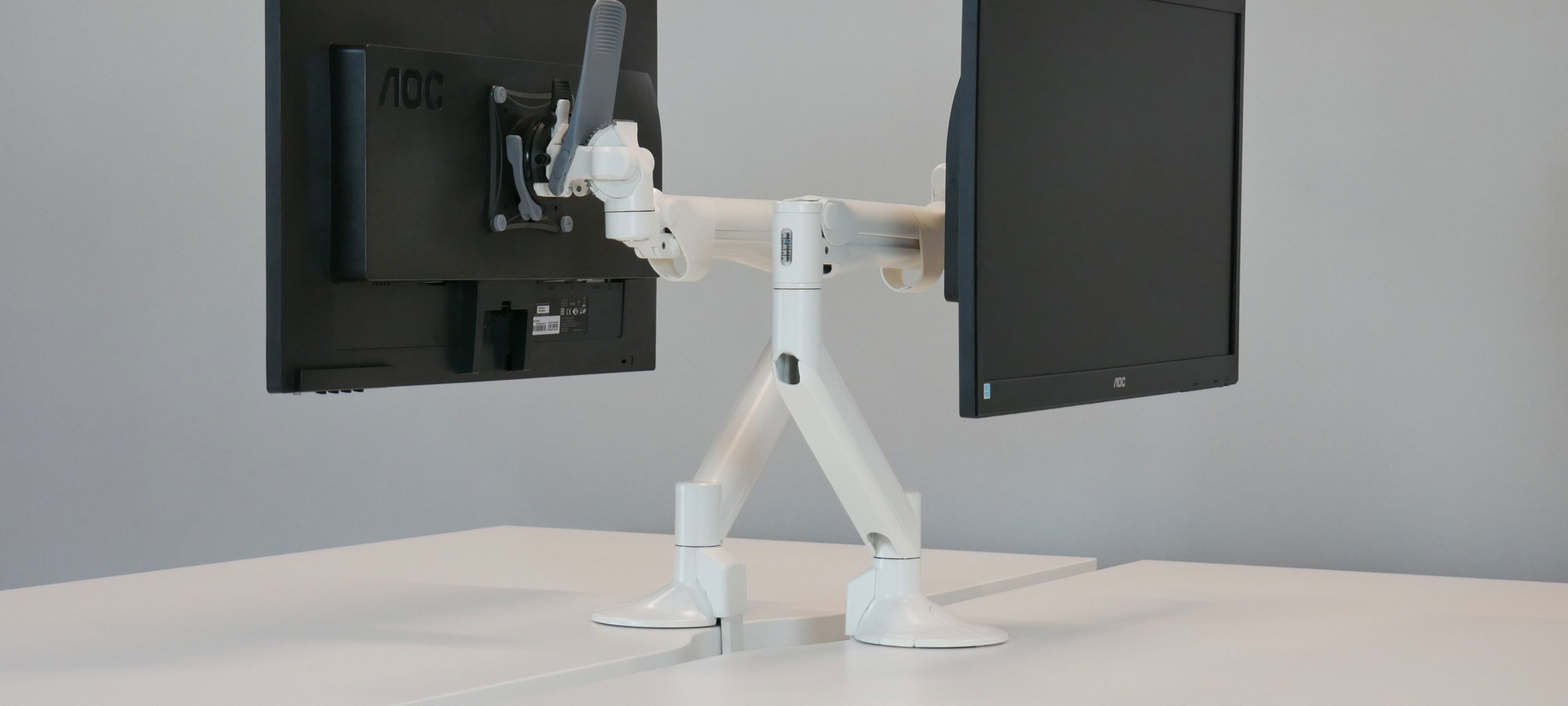 Metalicon Levo monitor arm