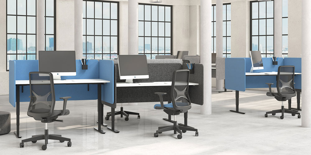 DESK 760 acoustic desk screens in light blue Velito Presto and dark grey Berta fabric.