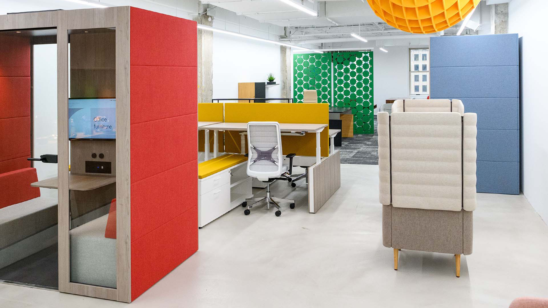 With vibrant colour choices Silent Room can be easily styled to work with your workspace colour scheme