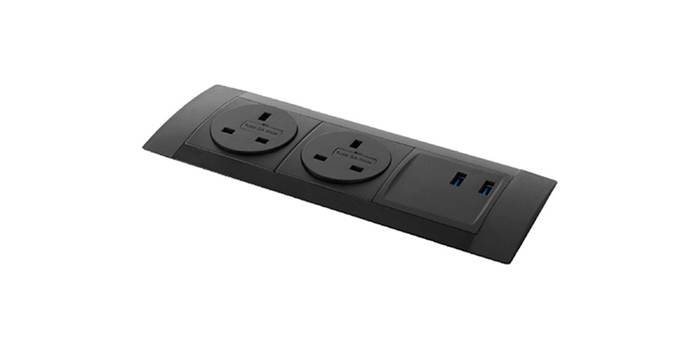 Form power module in black with 2 power and 2 USB slots.
